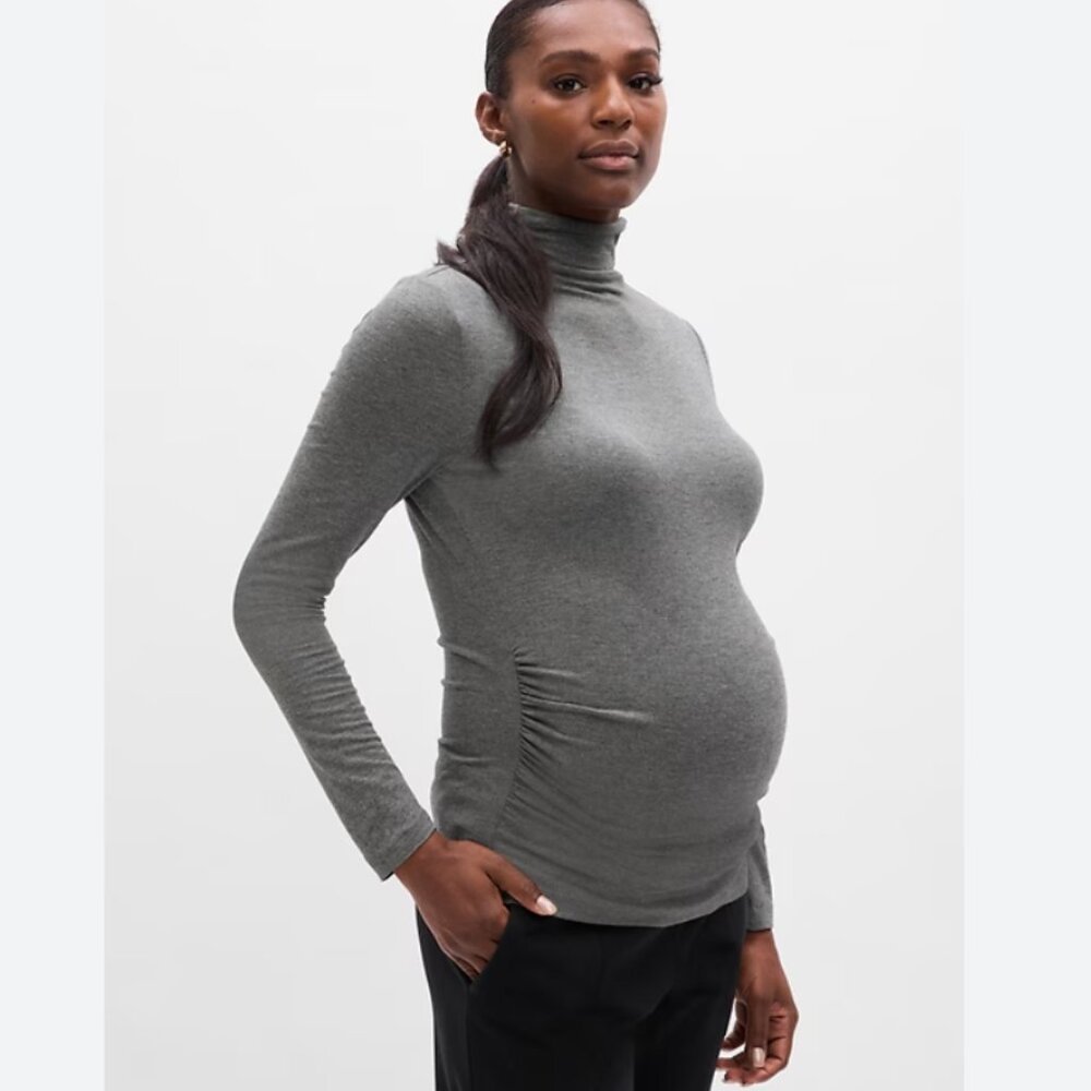Gap Maternity Turtleneck T-Shirt (Grey / M)
